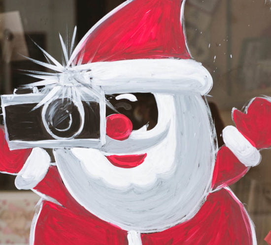 Peinture sur vitrine magasin Autrement Vu à Sarreguemines